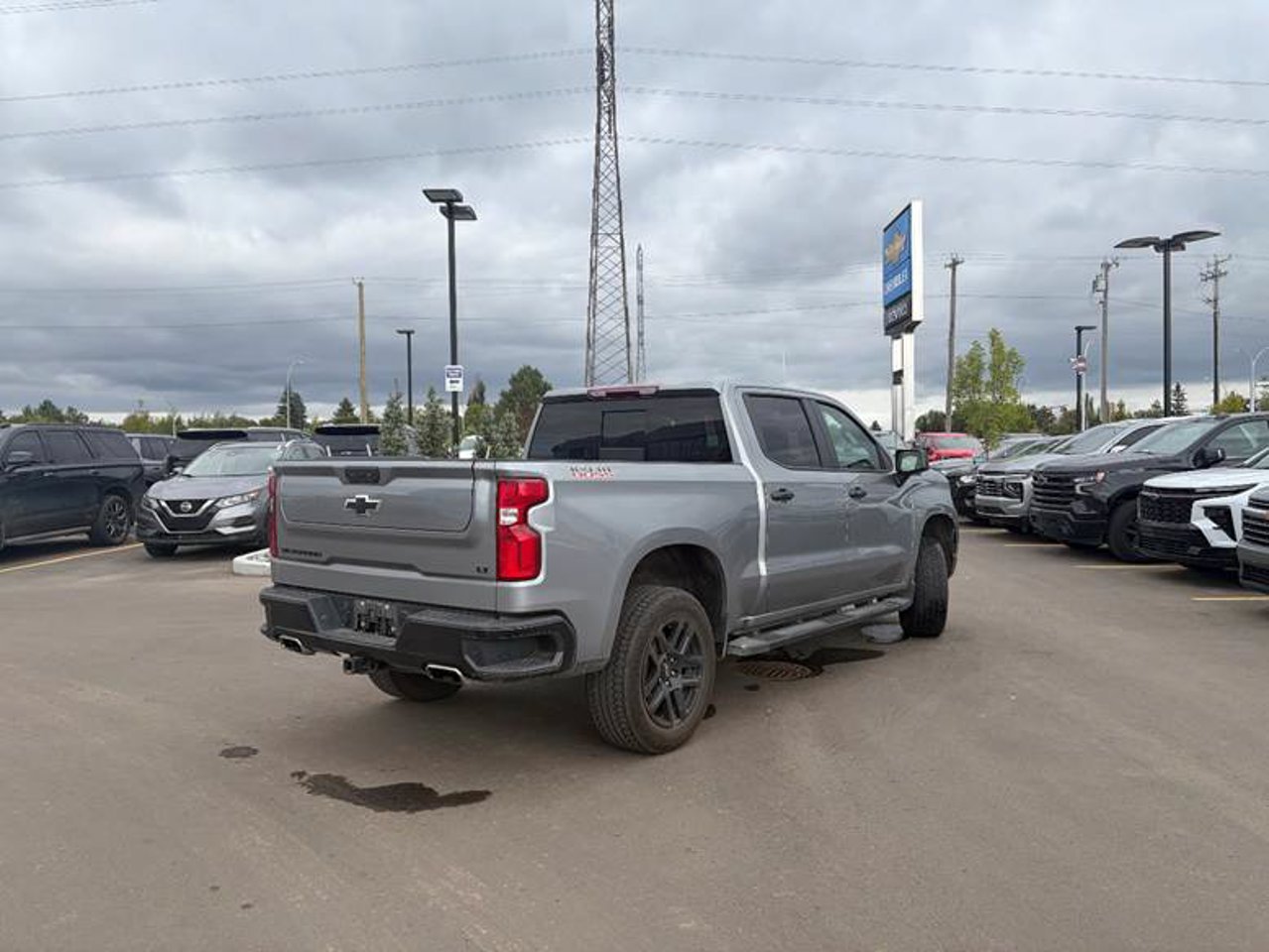 2024 Chevrolet Silverado 1500 4WD Crew Cab 147 LT Trail Boss Grey Sherwood Park - photo #4