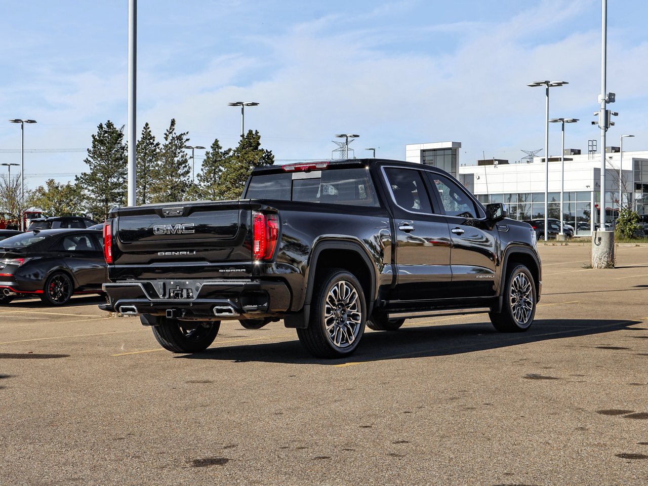 2025 GMC Sierra 1500 4WD Crew Cab 147 Denali Ultimate Black Sherwood Park - photo #7