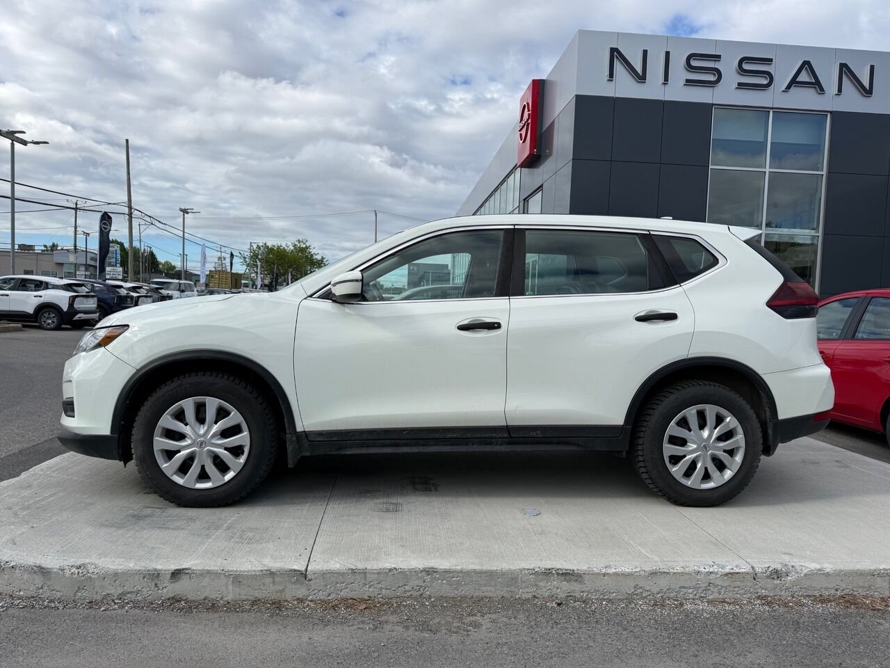 Nissan Rogue S AWD | BAS KILOMÉTRAGE!! 🔥 2018 Blanc Châteauguay - photo #1