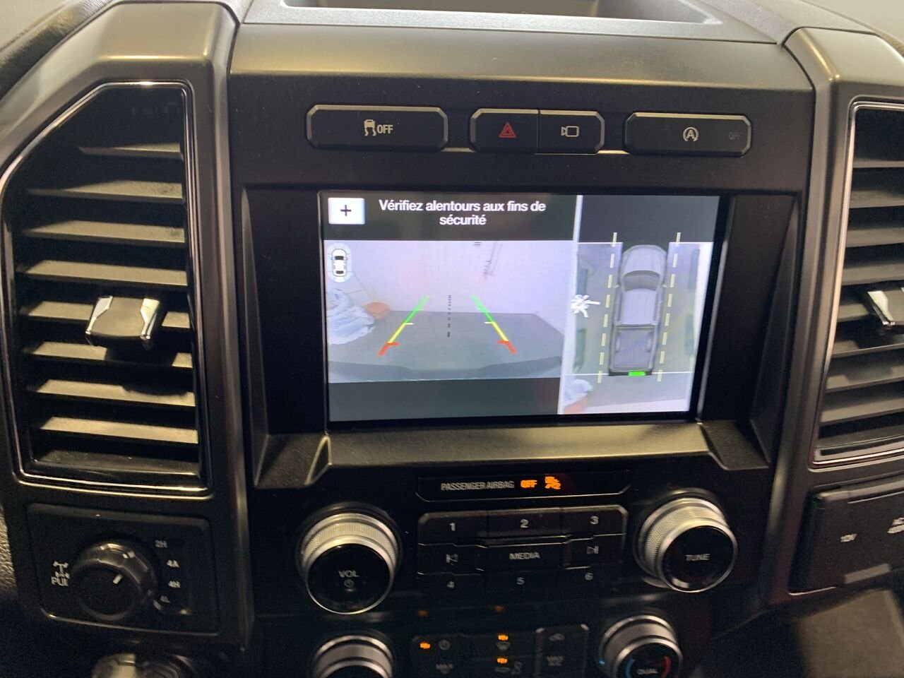 Ford F-150 LARIAT, EDITION SPECIALE, 3.5L, 157 WB, 2019 Argent Châteauguay - photo #32