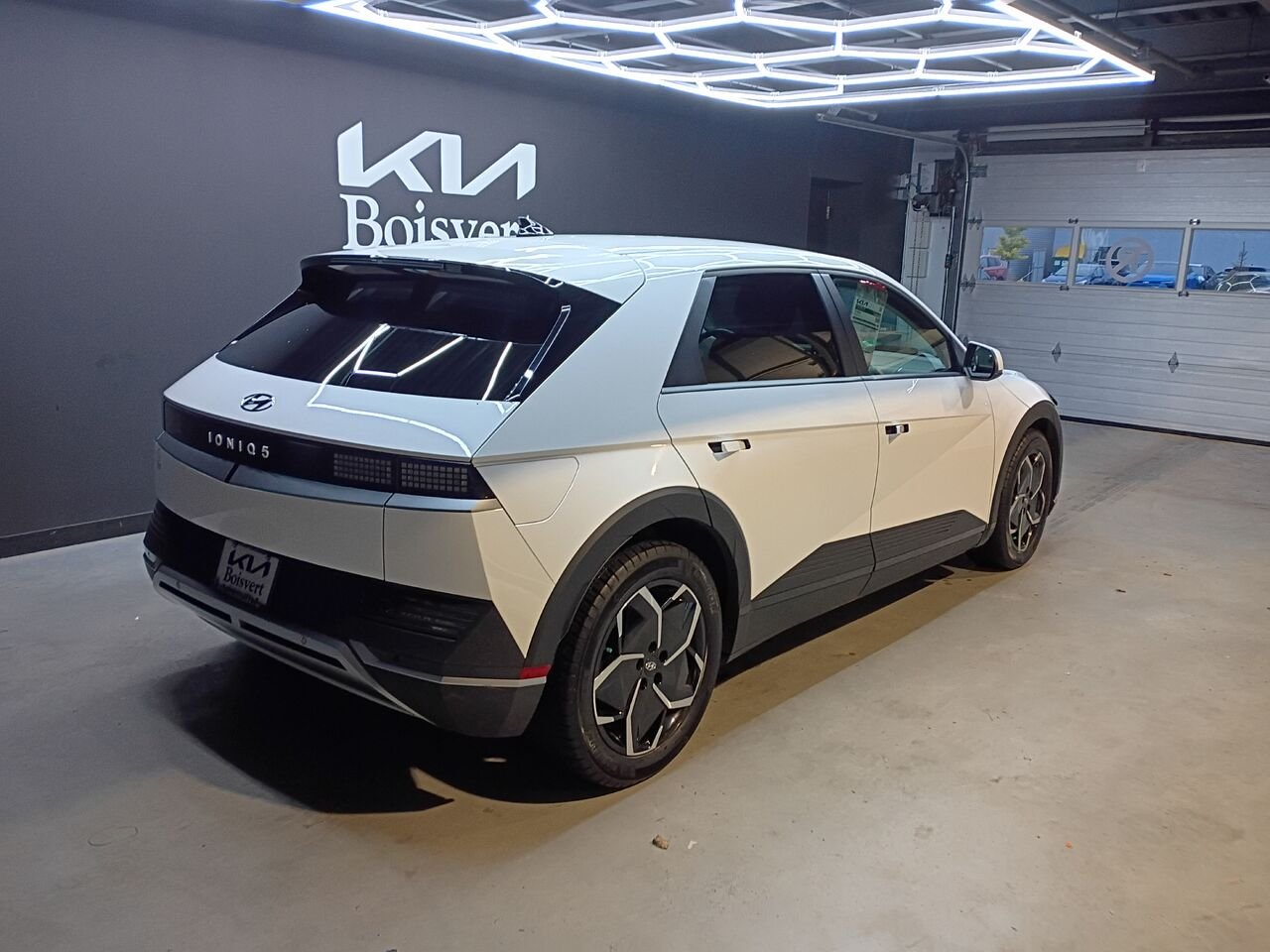 2023 Hyundai IONIQ 5 White Blainville - photo #8