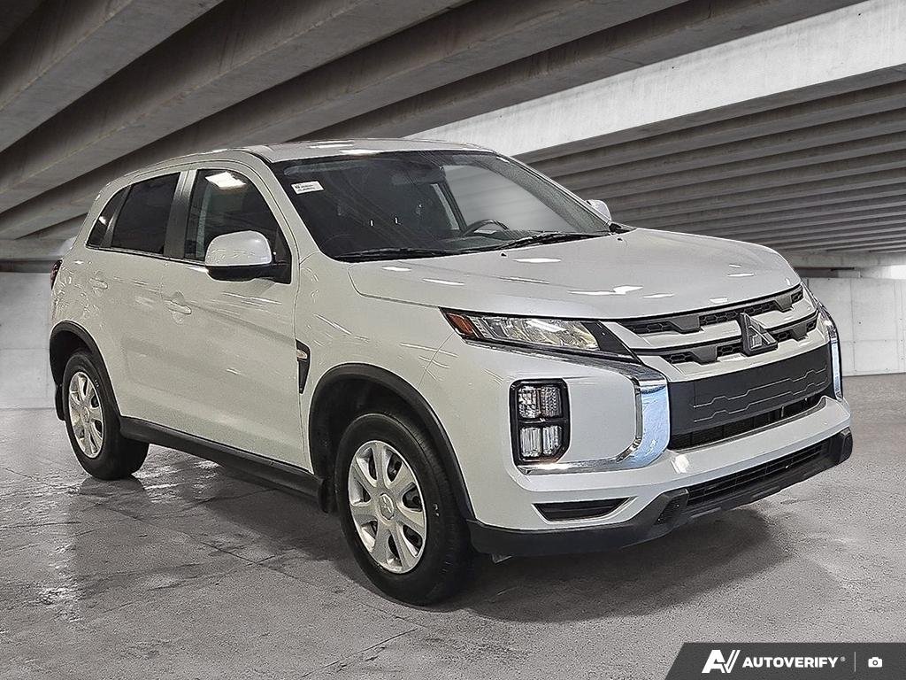 2025 Mitsubishi RVR 2602191A | ES White Edmonton - photo #0