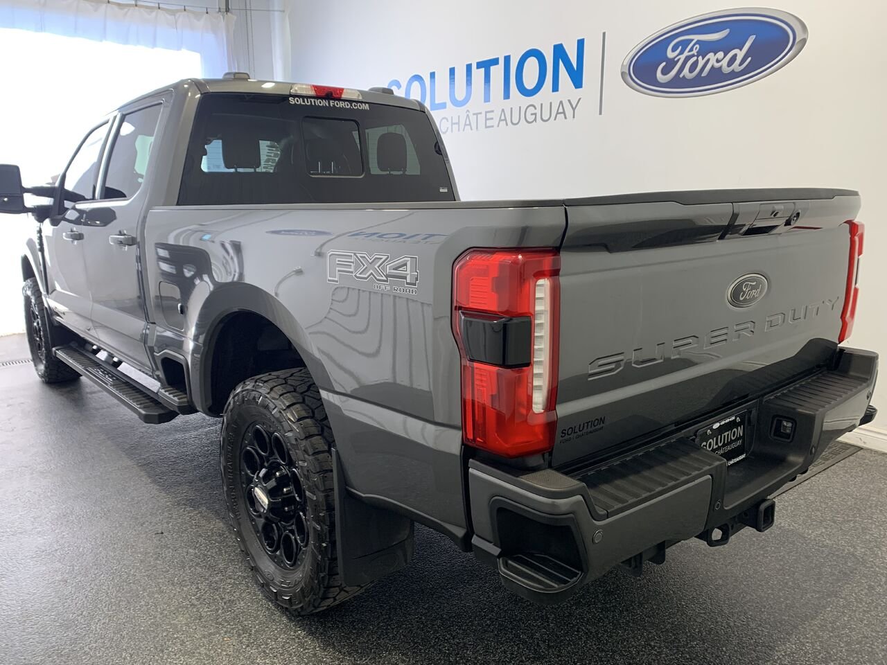 2026 Ford Super Duty F-250 SRW XLT cabine 6 places 4RM caisse de 6,75 pi Grey Châteauguay - photo #11