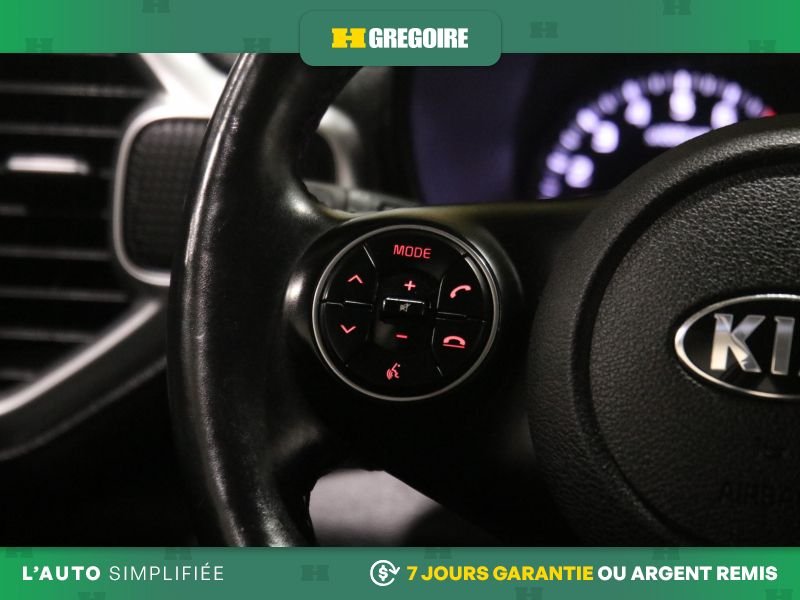 2021 Kia Soul White Saint-Eustache - photo #19