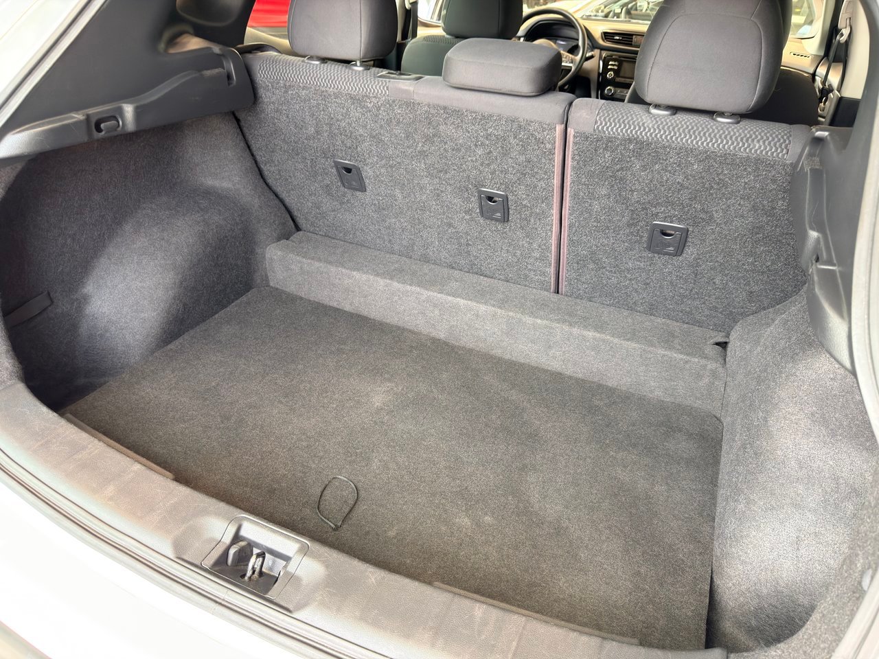 2018 Nissan Qashqai White Notre-Dame-des-Prairies - photo #11