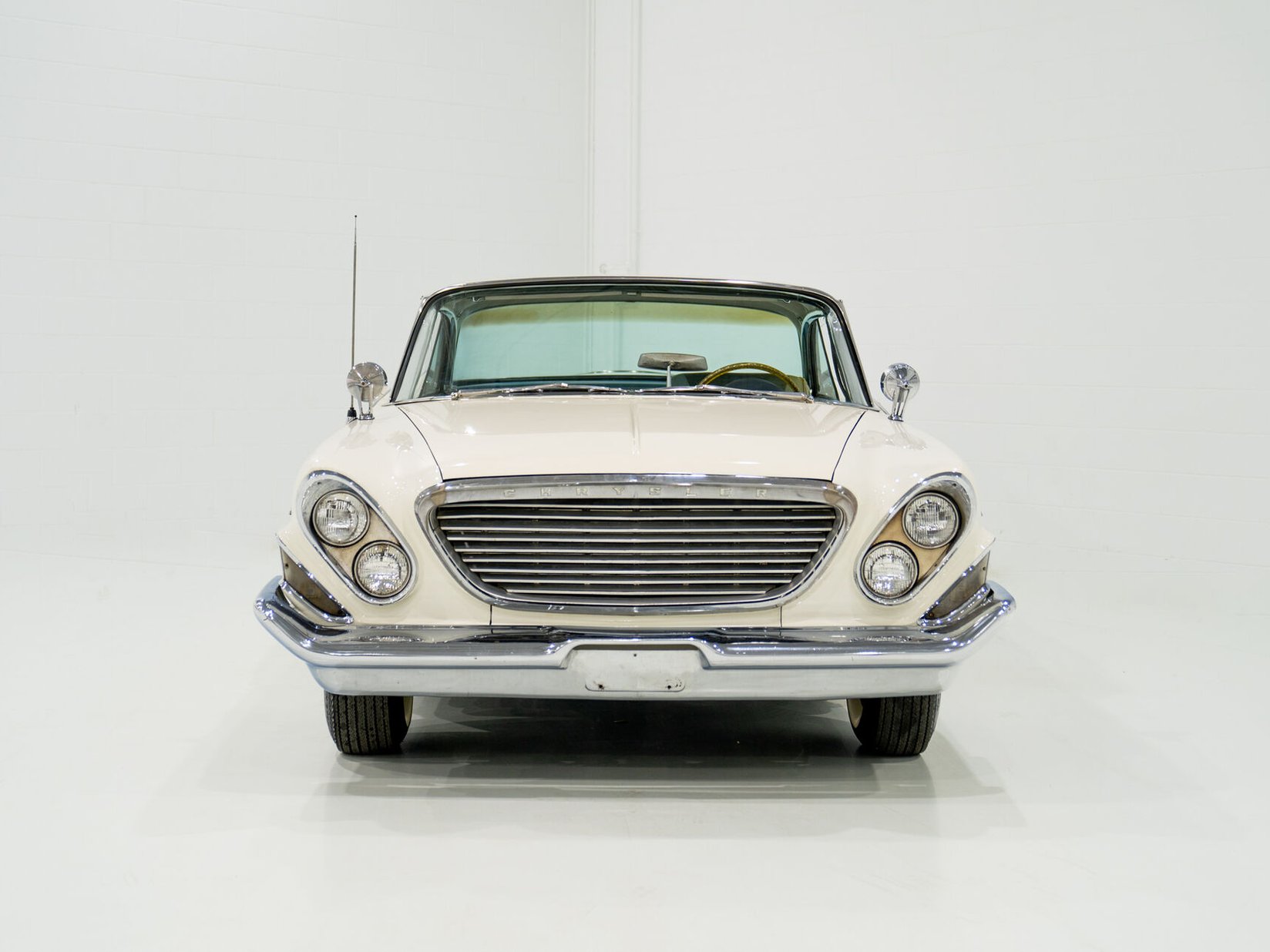 Chrysler Windsor 1961 Blanc Montréal - photo #1