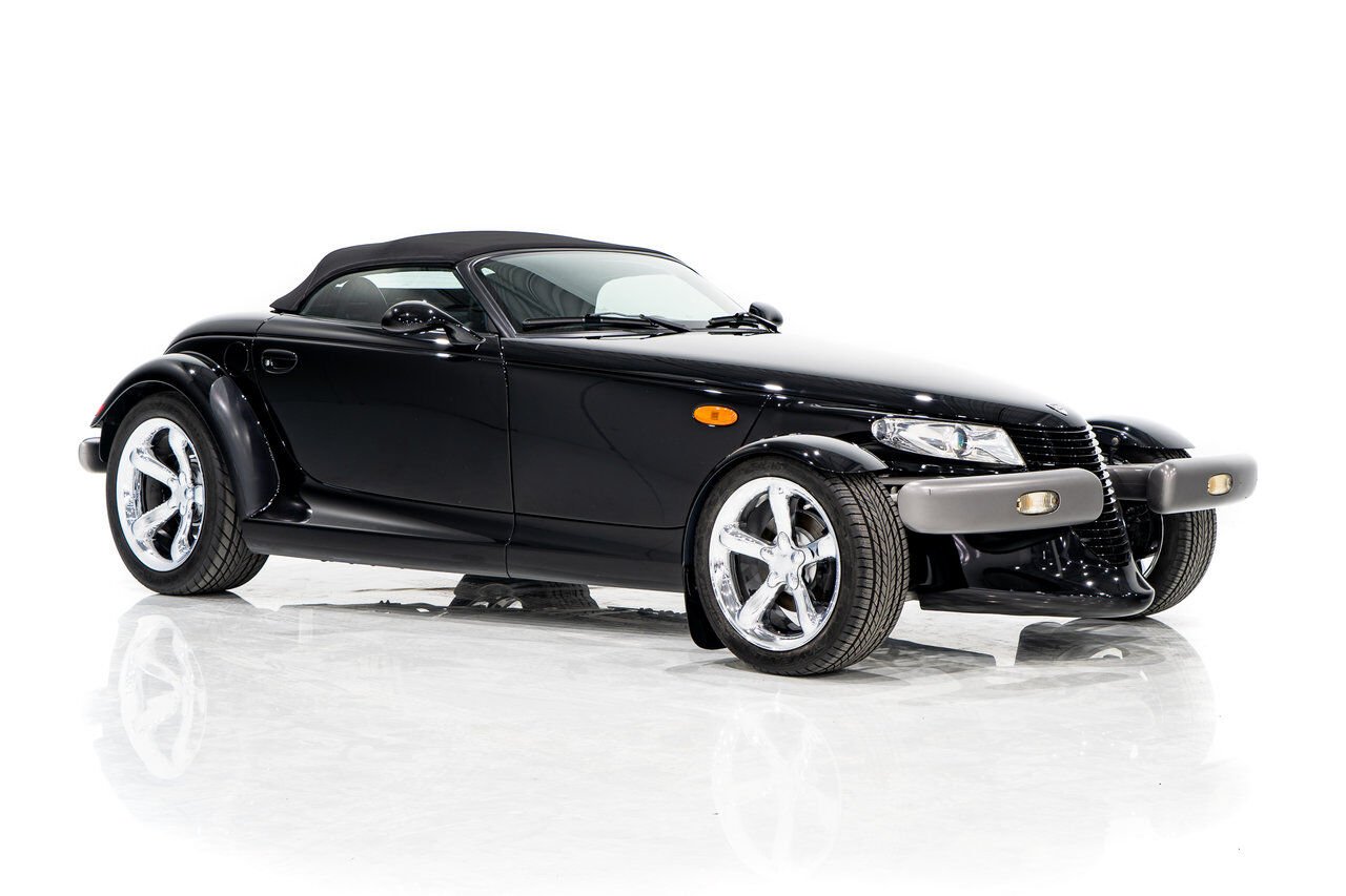 Plymouth Prowler Desirable Black Colour with only 7,611KM (4756mi) from new **PRICE IN USD** 1999 Noir Montréal - photo #24