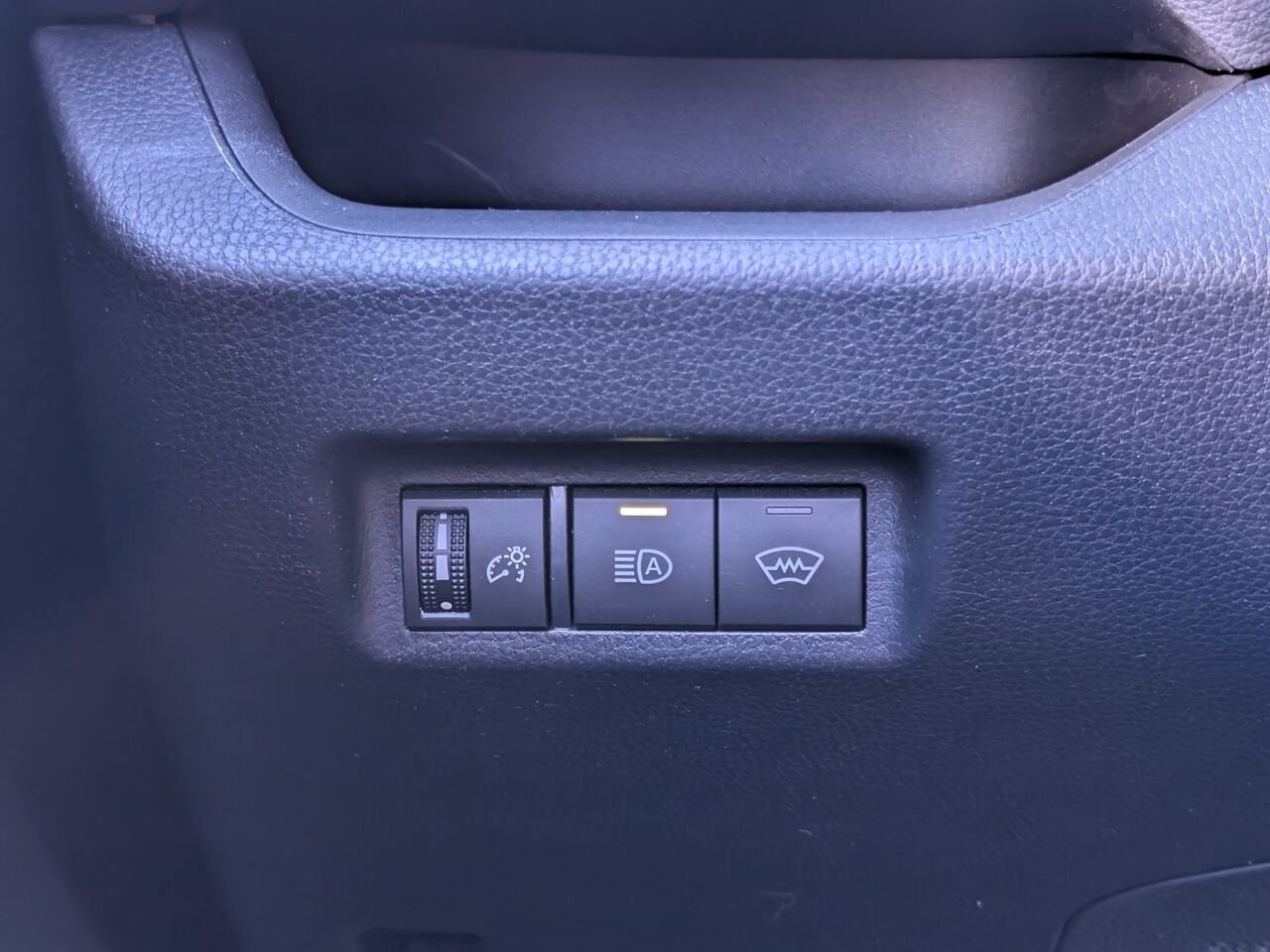 Toyota RAV4 Hybride LE HYBRID/SIÈGES CHAUFFANTS/CAMÉRA DE RECUL/BLUETOOTH/AC BIZONE 2023 Gris Sherbrooke - photo #11