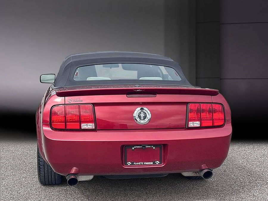 Ford Mustang V6 | décapotable | mags 2007 Rouge vif métallisé