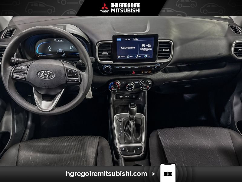 2025 Hyundai Venue White Laval - photo #16
