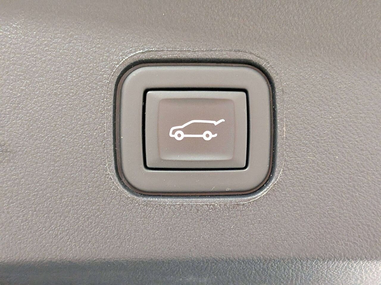 2024 Cadillac LYRIQ 4dr Sport w/1SJ White Mirabel - photo #9