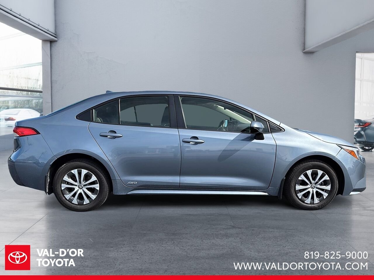Toyota Corolla hybride LE CVT TI 2024 Bleu Val-d'Or - photo #4