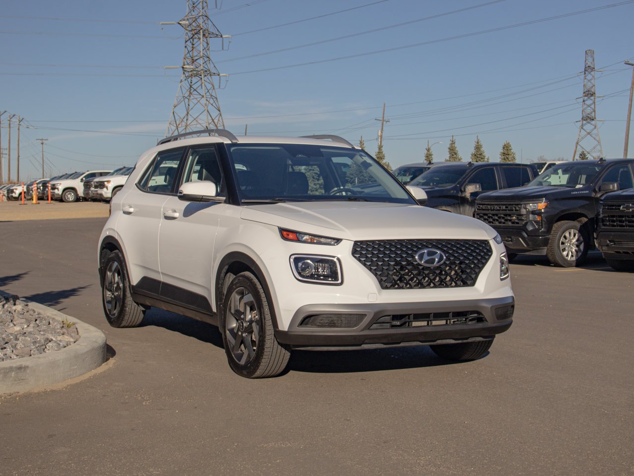 2024 Hyundai Venue Ultimate IVT w/Black Interior White Sherwood Park - photo #11