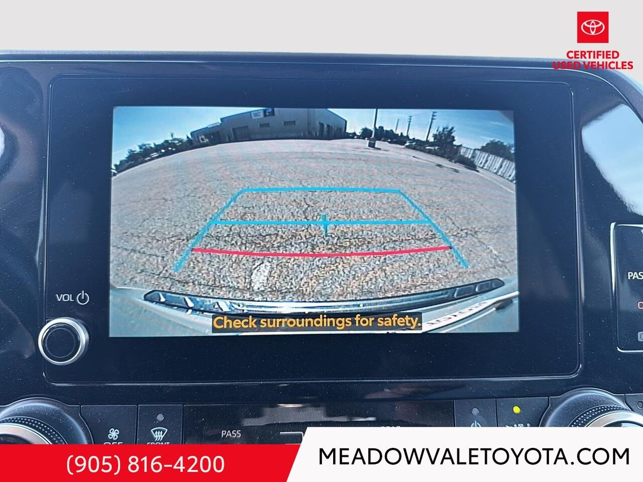 2023 Toyota HIGHLANDER New tires, Satin Bronze 18" Wheels, Running Boards, 2nd Row Captain Chairs Cement Mississauga - photo #16