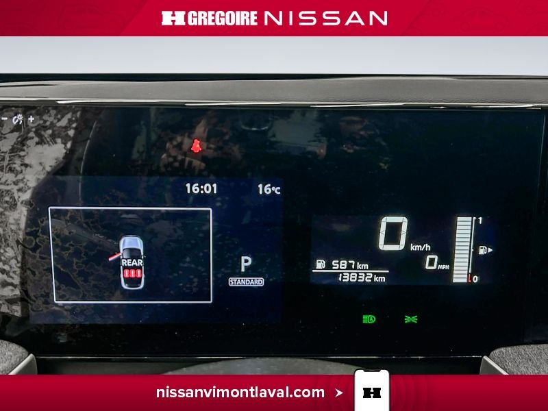 2025 Nissan Kicks Grey Laval - photo #24
