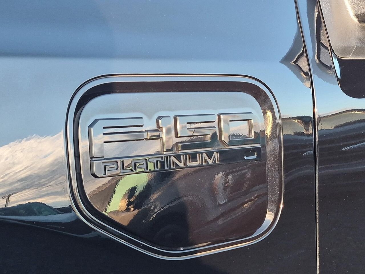 2025 Ford F-150 Lightning Black Saint-Jérôme - photo #33