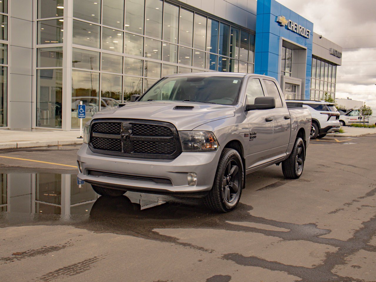 2020 Ram 1500 Classic Express 4x4 Crew Cab 5'7 Box Grey Sherwood Park - photo #3