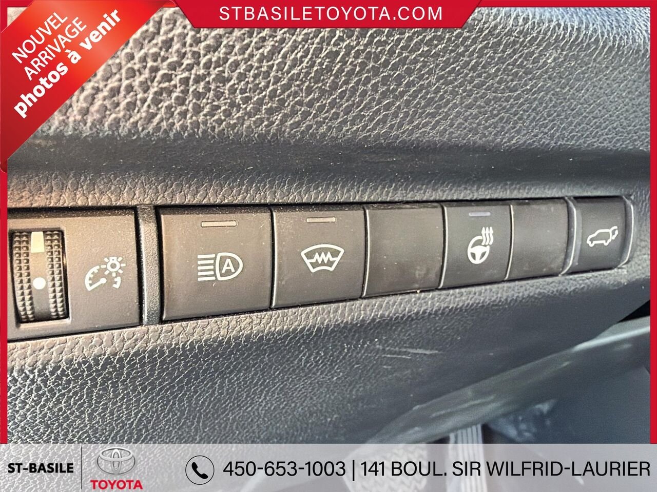 TOYOTA RAV4 Hybride 2023 Blanc Saint-Basile-le-Grand - photo #9