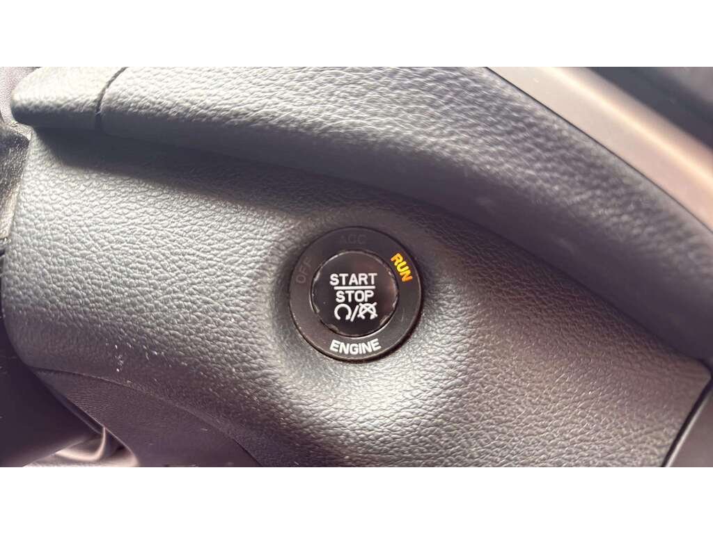 2016 Jeep Cherokee 4WD 4dr North Red Gatineau - photo #17