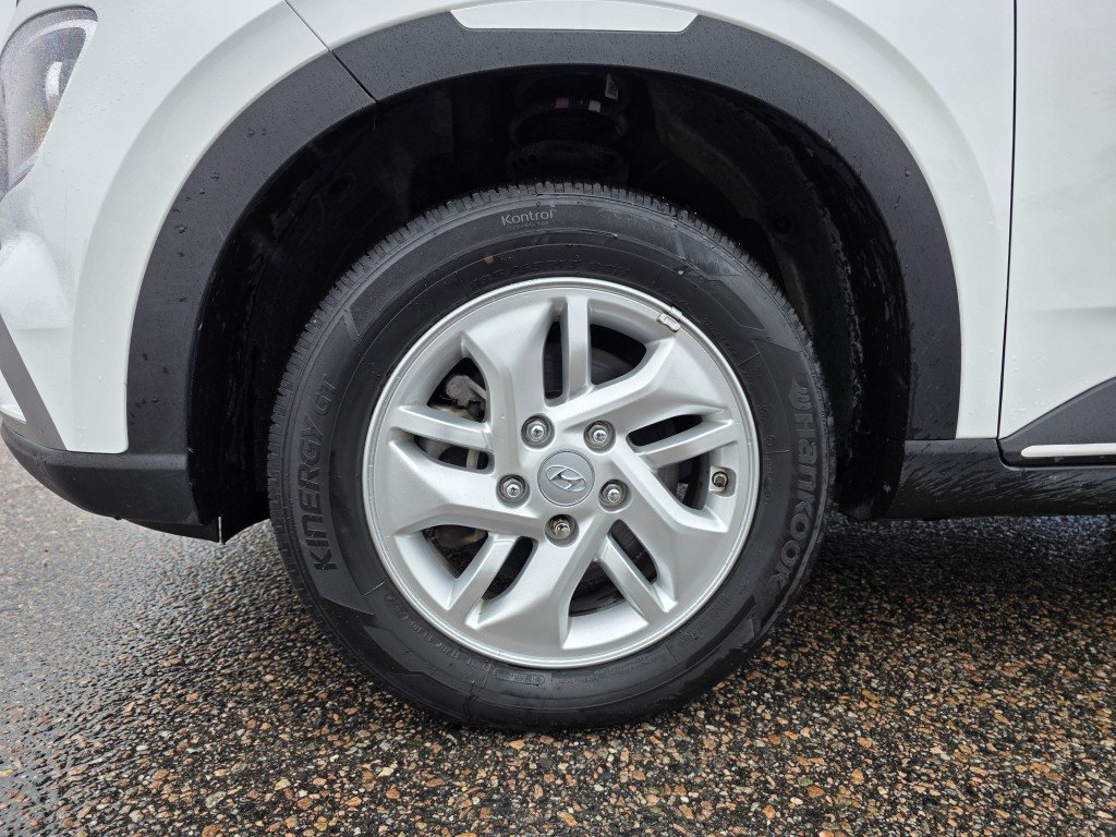 Hyundai Venue Preferred 2024 Blanc Mont-Laurier - photo #41
