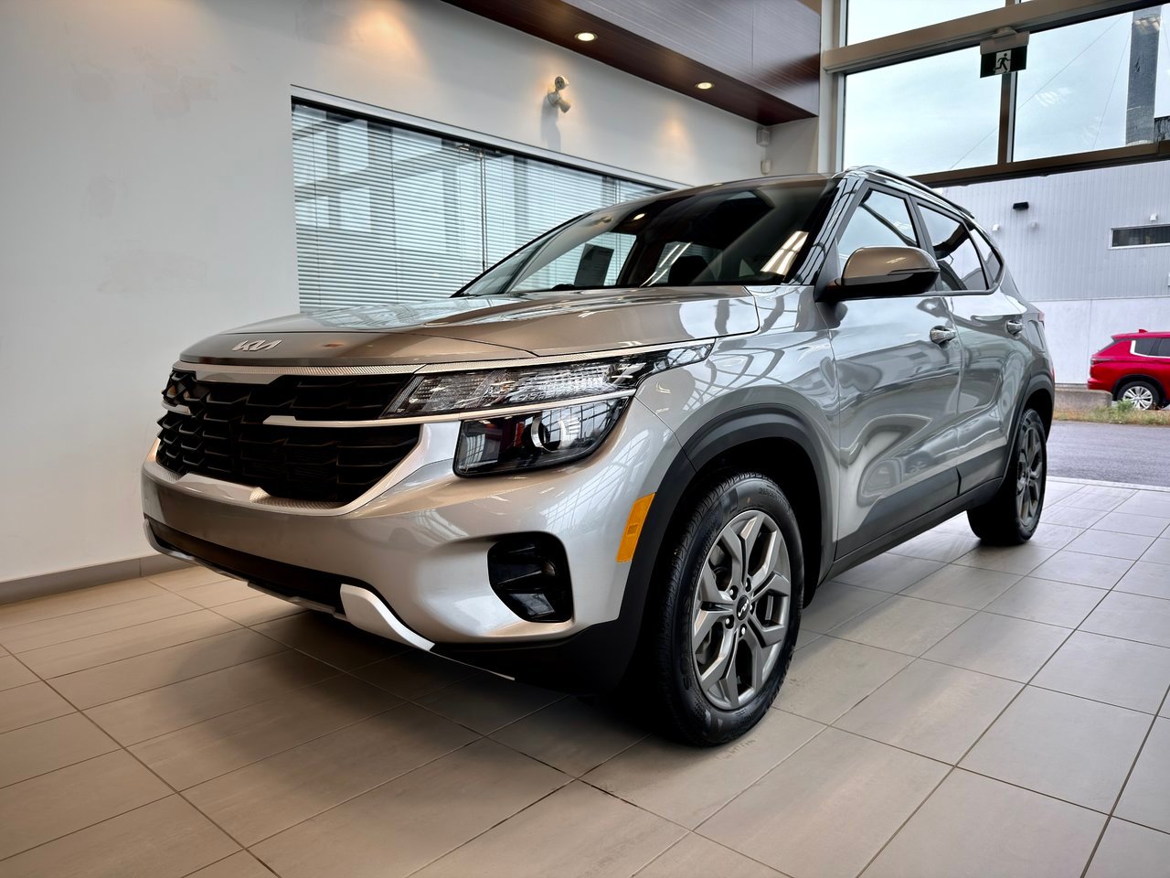 2024 Kia Seltos gray Notre-Dame-des-Prairies - photo #4