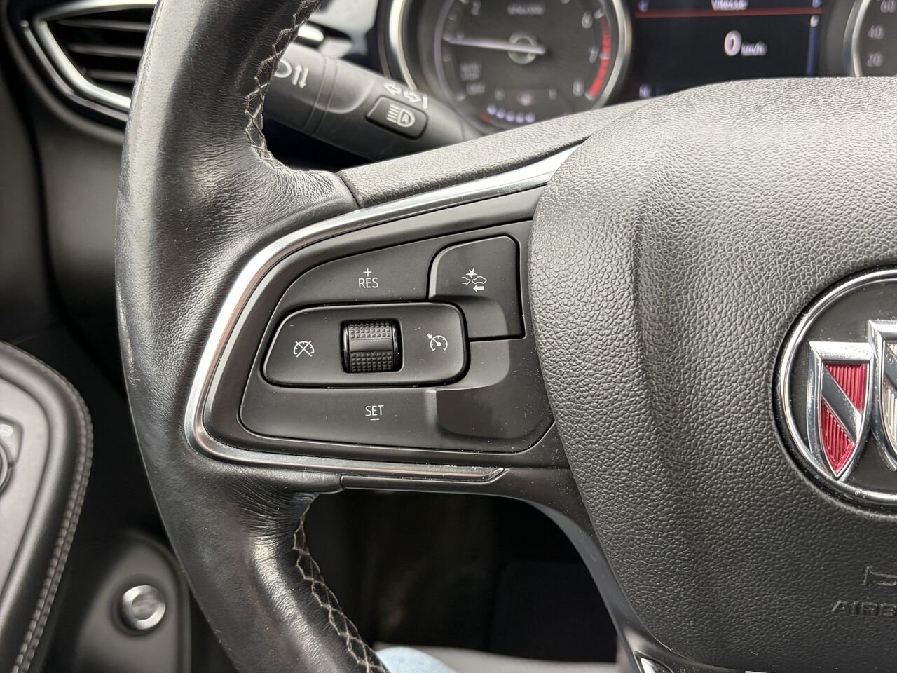 2020 BUICK ENCORE GX PREFERRED Privilégiée 4 portes TI Grey Ottawa & Gatineau - photo #5