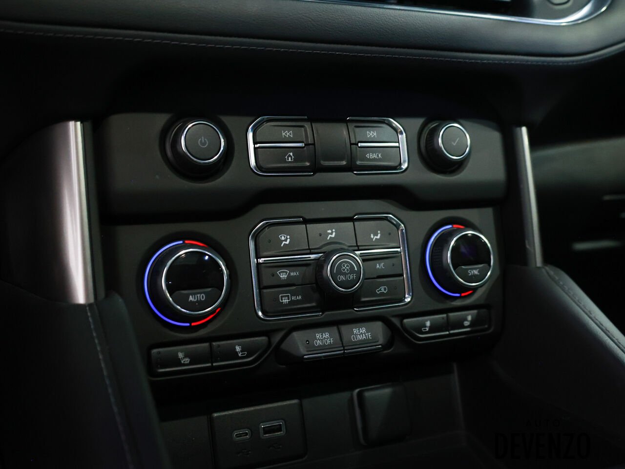 2024 Chevrolet Tahoe Black Saint-Eustache - photo #19