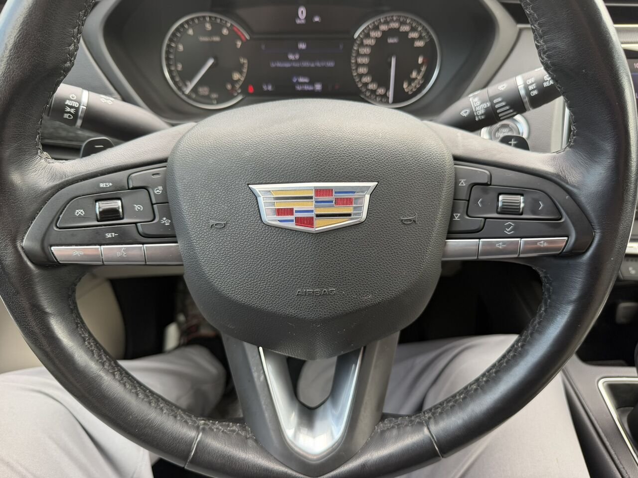 Cadillac XT4 PREMIUM LUXURY AWD 2020 Blanc Laval - photo #14