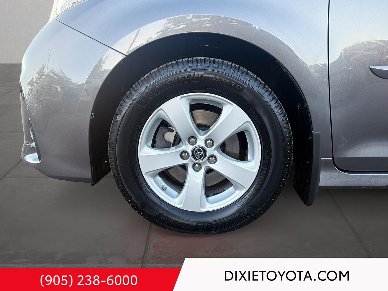 2019 Toyota Sienna LE FWD / HEATED SEATS / TOYOTA SAFETY SENSE / BACK UP CAMERA Grey Mississauga - photo #6