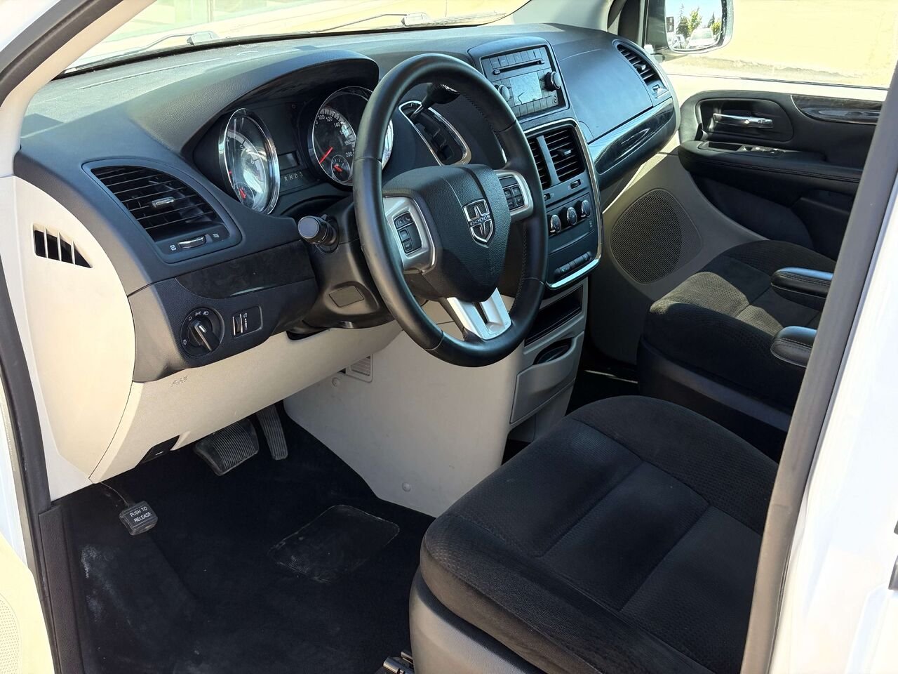 Dodge Grand Caravan 2016 Blanc Gatineau - photo #11