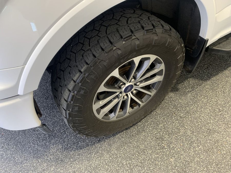 2019 Ford F-150 LARIAT cabine SuperCrew 4RM caisse de 5,5 pi White