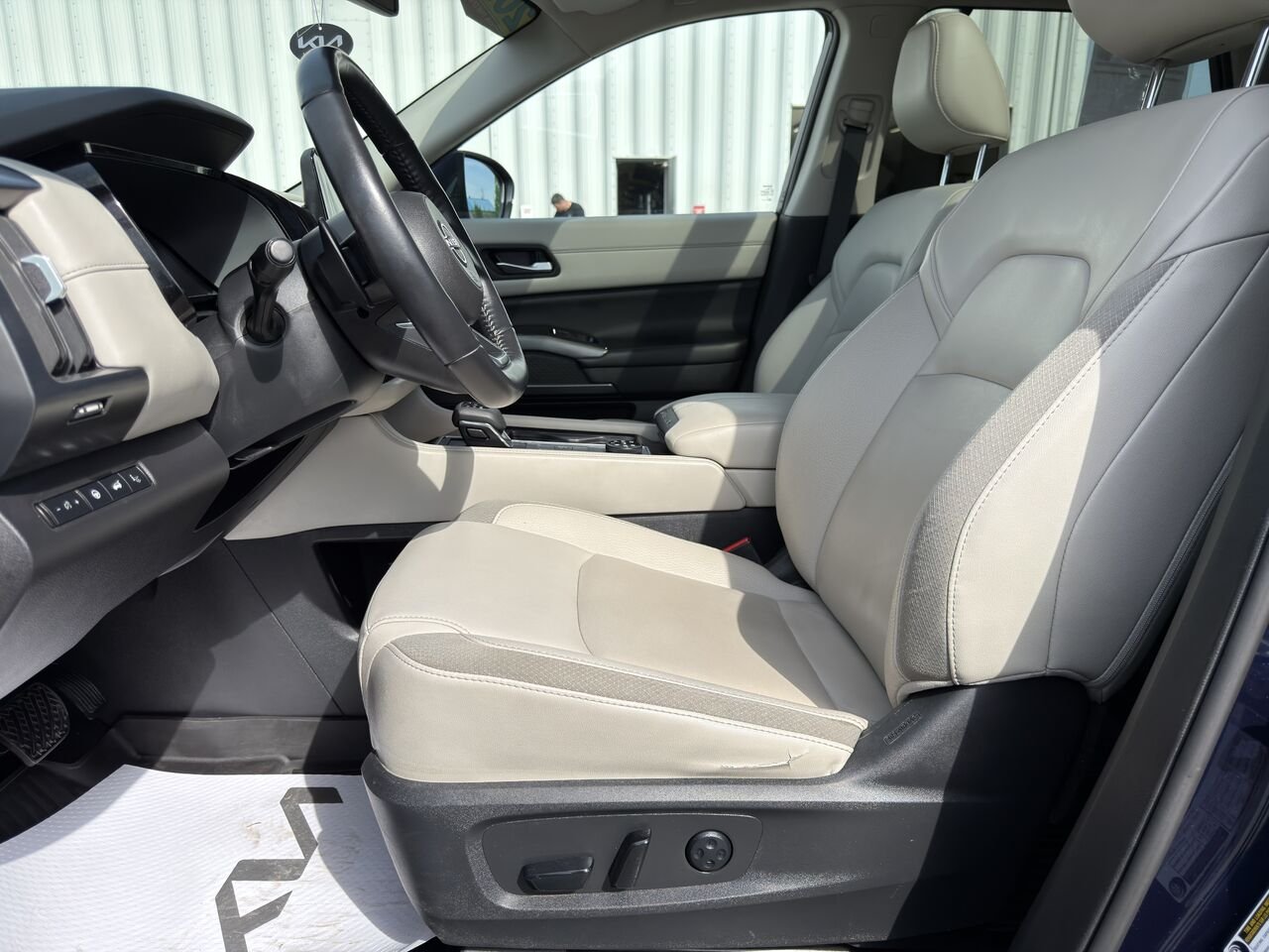 Nissan Pathfinder 2024 Bleu Thetford Mines - photo #13
