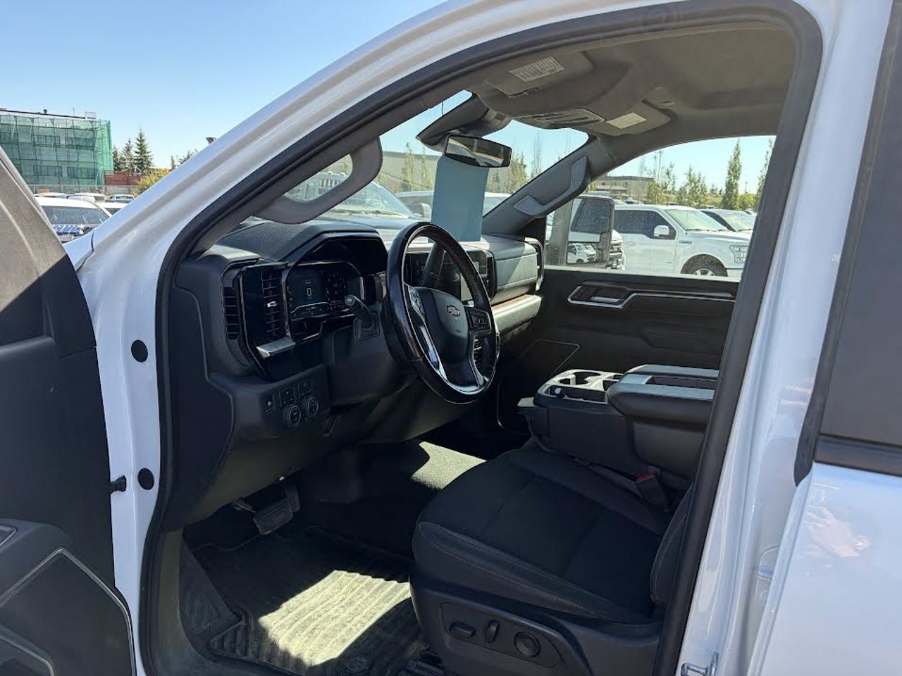 2025 Chevrolet Silverado 3500HD 4WD Crew Cab 159 LT White Sherwood Park - photo #6