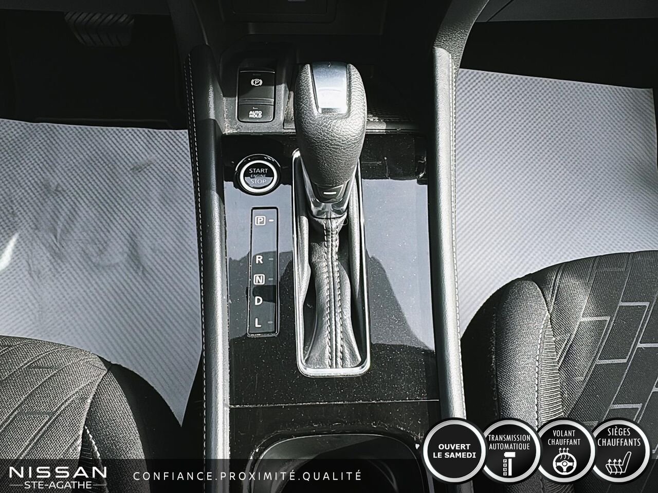 Nissan Kicks SV TA | BAS KILOMÉTRAGE | UN SEUL PROPRIÉTAIRE | APPLE CARPLAY | BOÎTE AUTOMATIQUE 2024 Noir Saint-Jérôme - photo #12