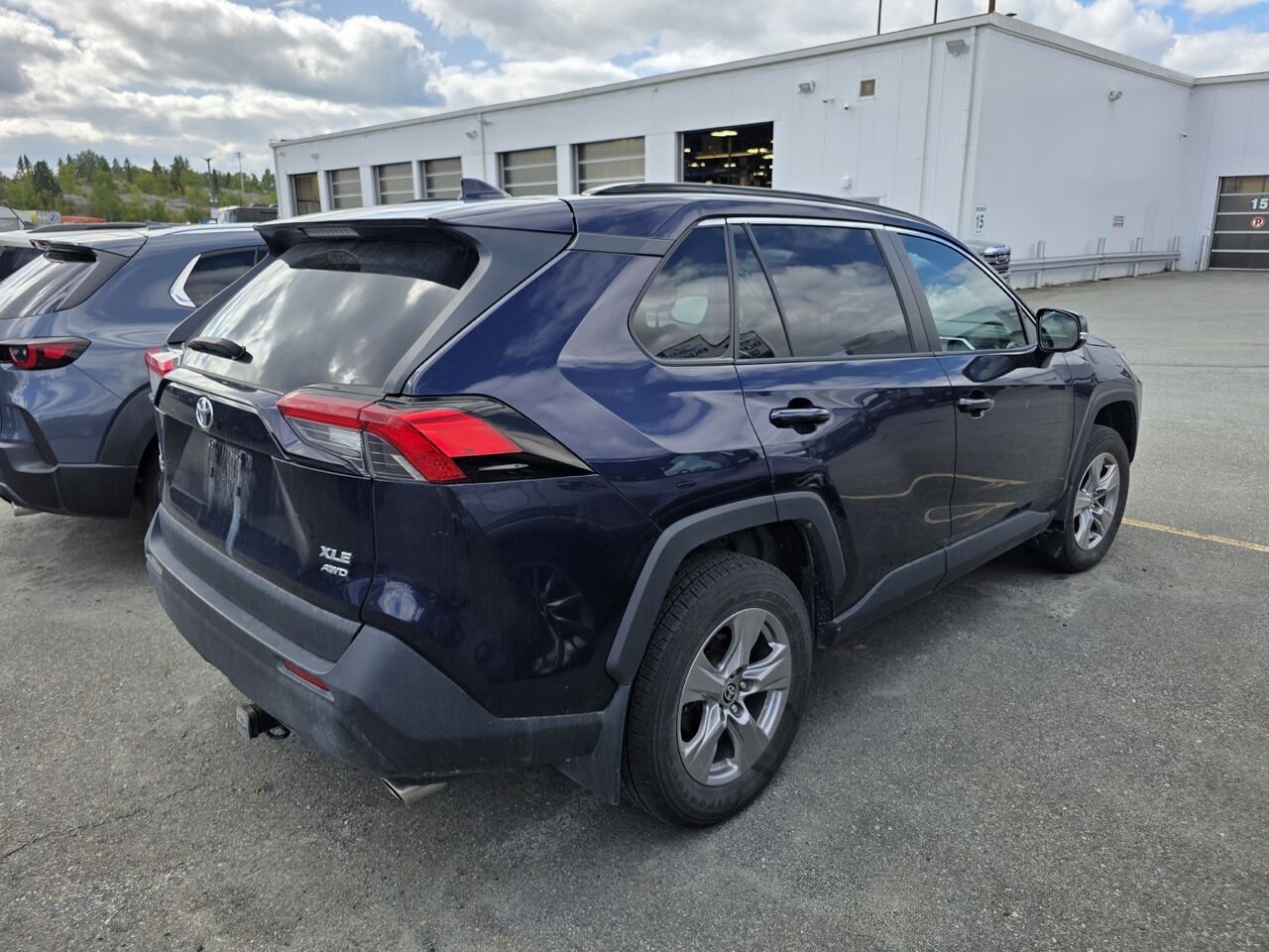 2022 Toyota RAV4 XLE TI Blue Rouyn-Noranda - photo #1