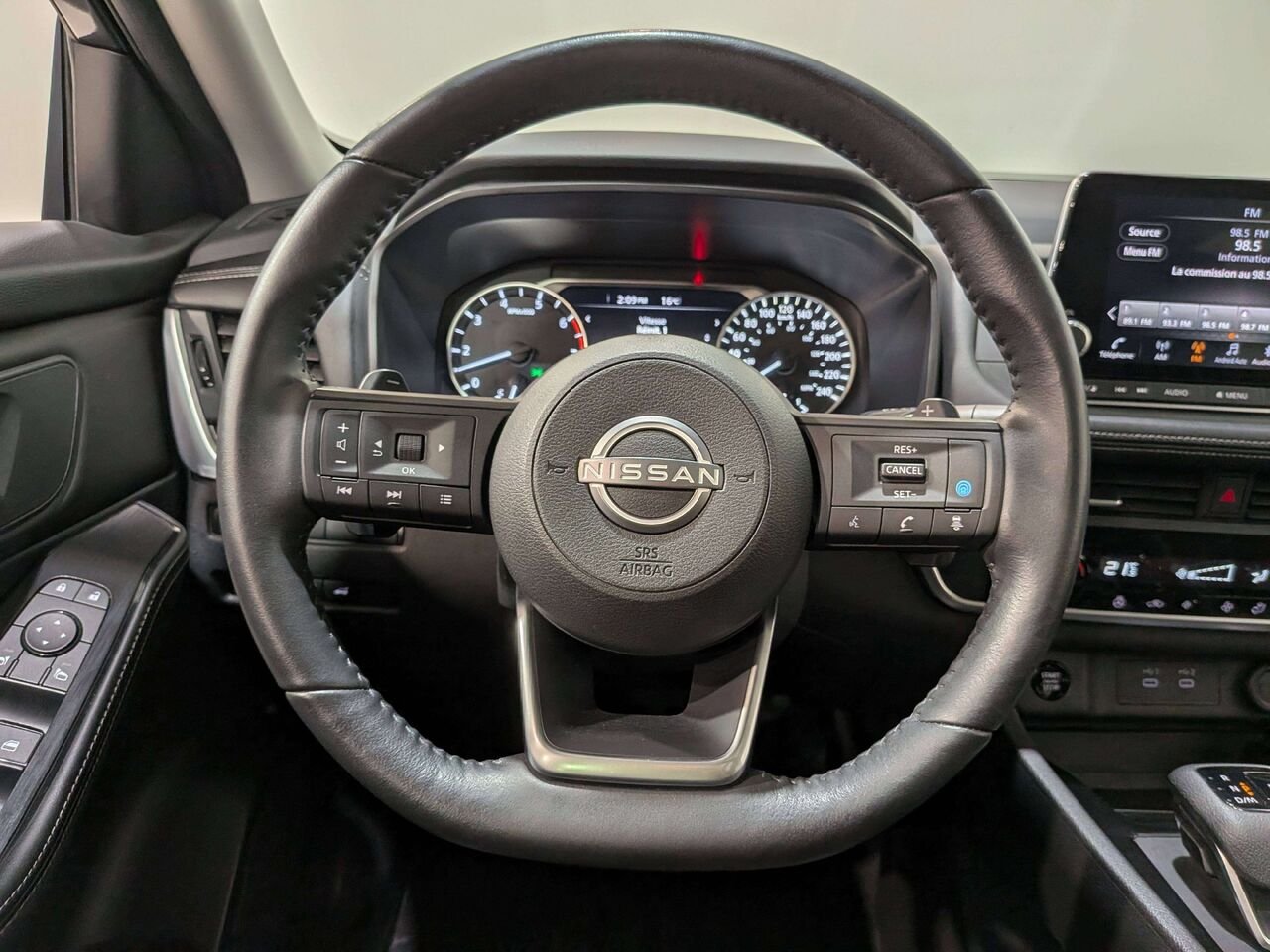 2024 Nissan Rogue AWD SV Moonroof Grey Val-David - photo #14