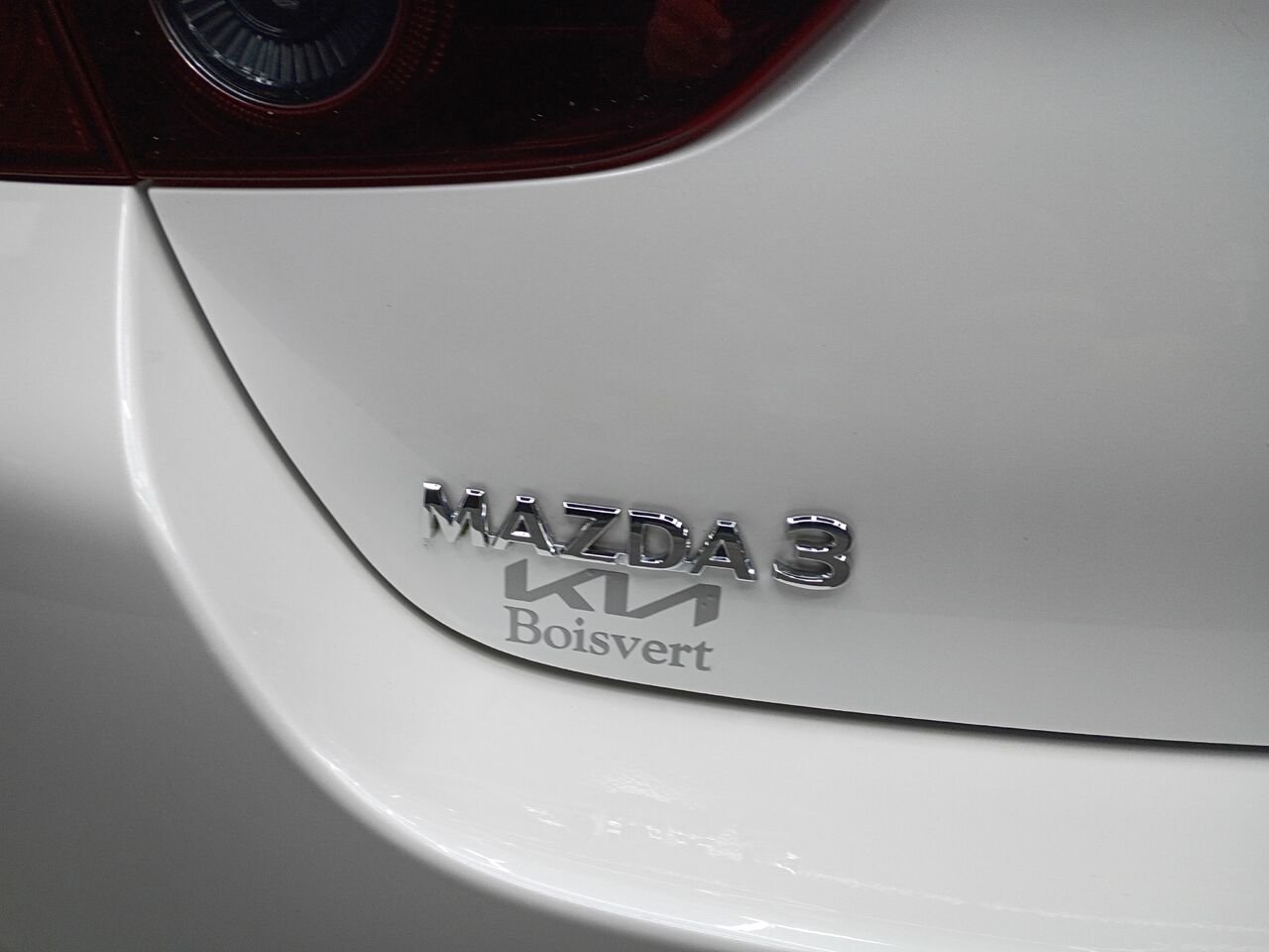 2019 Mazda Mazda3 White Blainville - photo #10