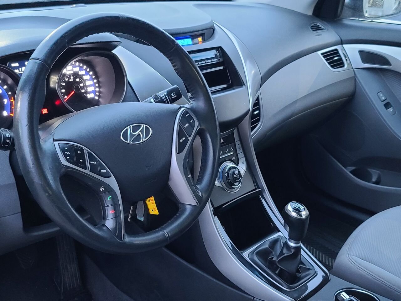 Hyundai Elantra 2013 Bronze Longueuil, - photo #3