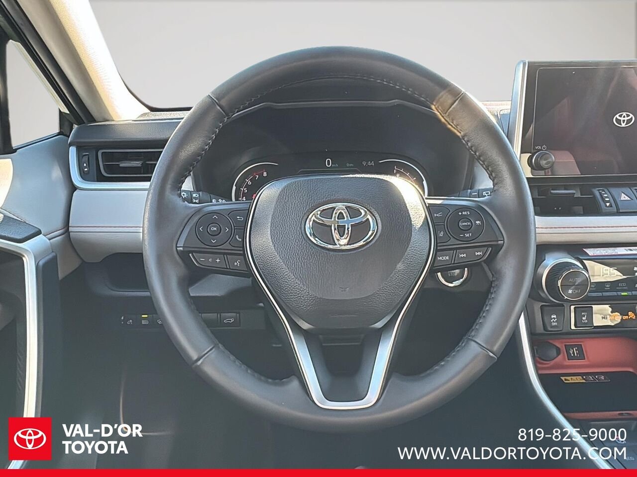 2025 Toyota RAV4 Trail TI Green Val-d'Or - photo #10