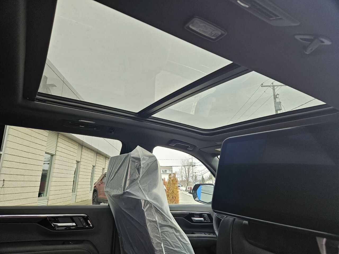 Chevrolet Suburban Z71 4 portes 4RM 2027 Noir Thetford Mines - photo #17
