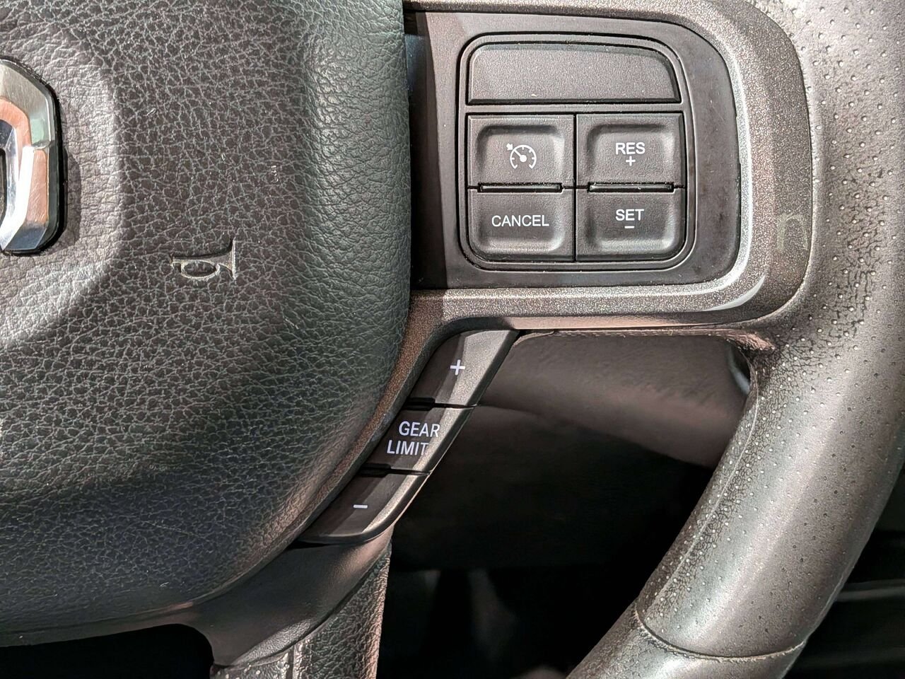 Ram 2500 Tradesman 4x4 Crew Cab 8' Box 2019 Blanc Val-David - photo #17