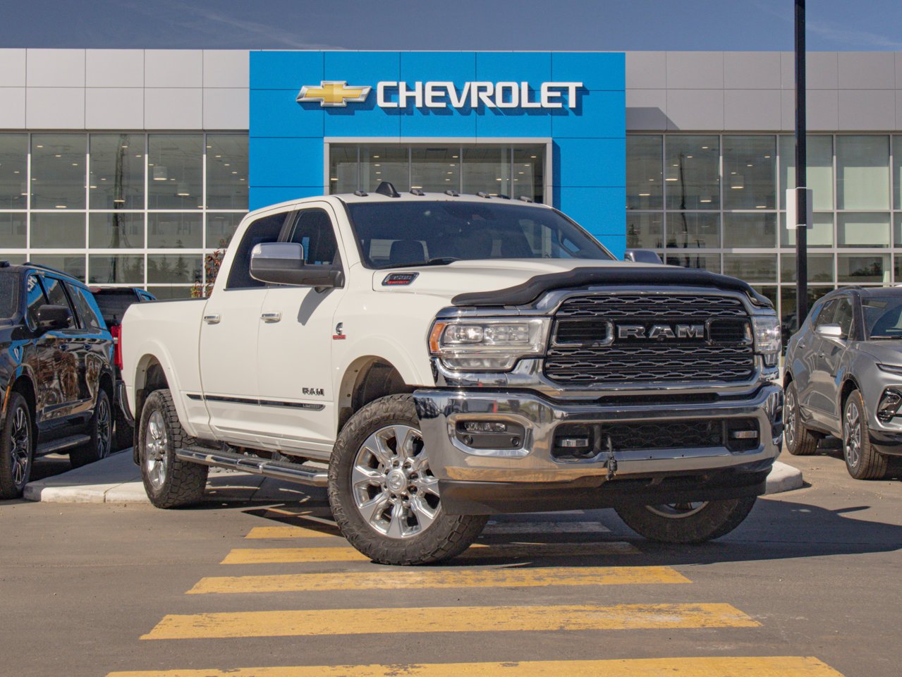 2022 Ram 3500 Limited 4x4 Crew Cab 6'4 Box White Sherwood Park - photo #1