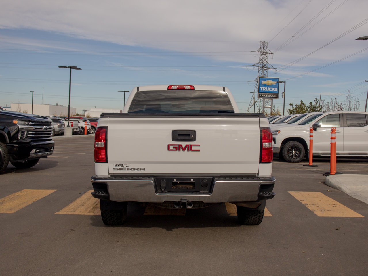 2017 GMC Sierra 1500 4WD Crew Cab 143.5 White Sherwood Park - photo #8