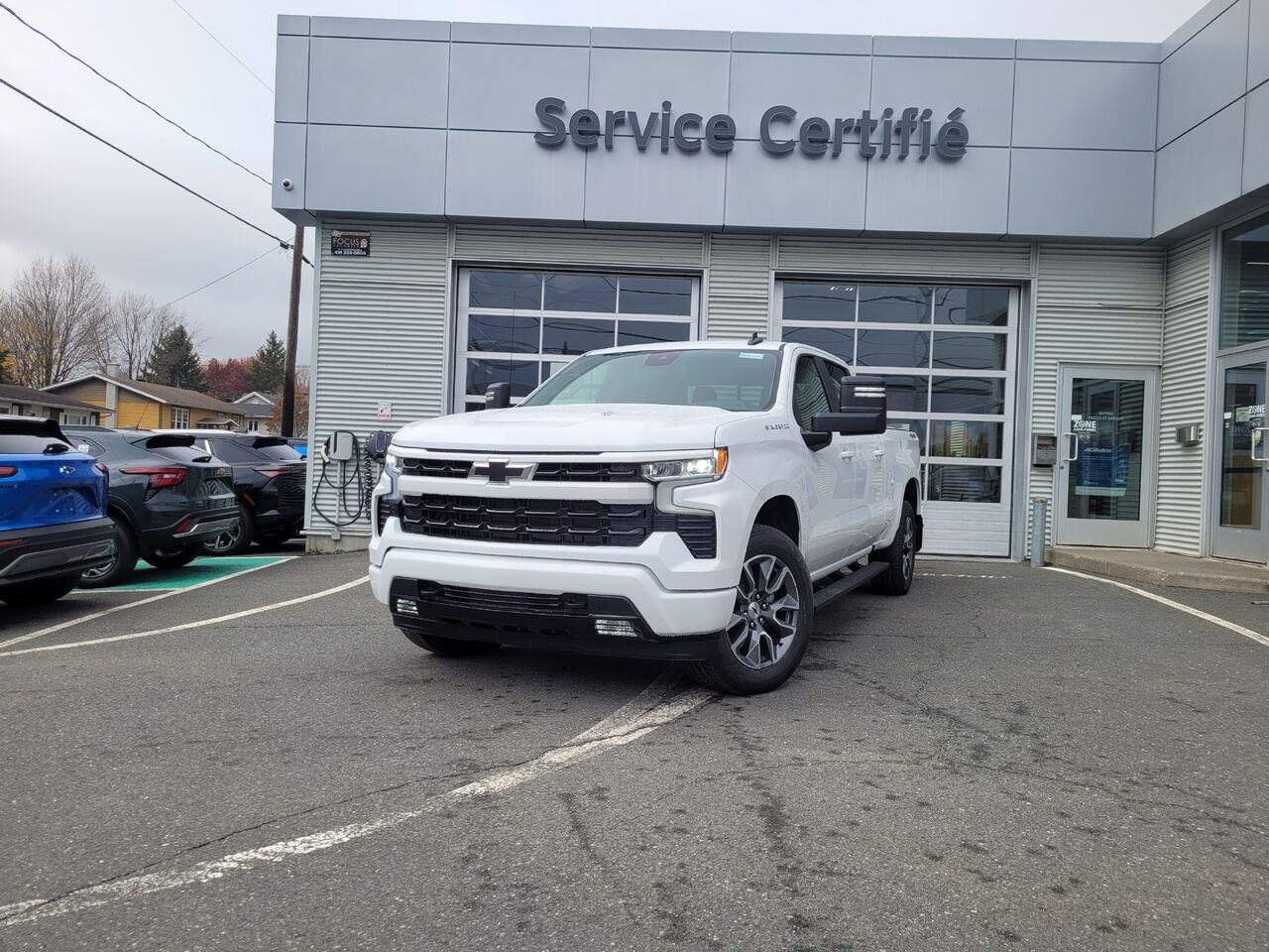 Chevrolet Silverado 1500 RST cabine multiplace 4RM 157 po 2026 BLANC SOMMET Thetford Mines - photo #0