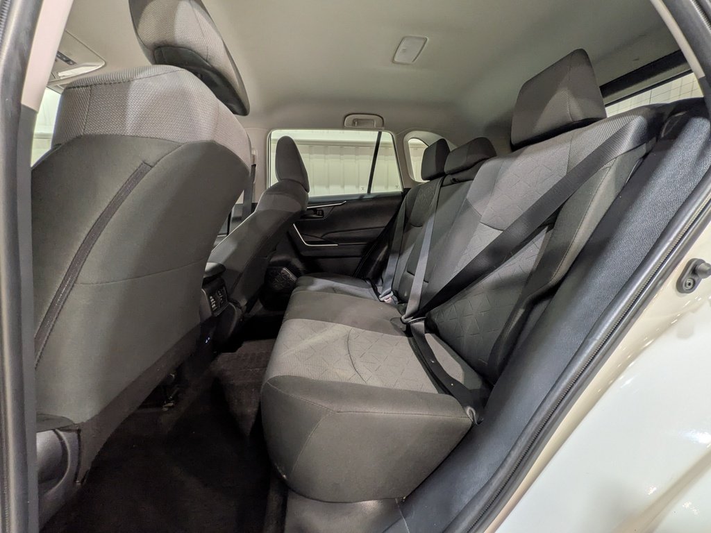 2024 Toyota RAV4 LE AWD White Val-David - photo #10