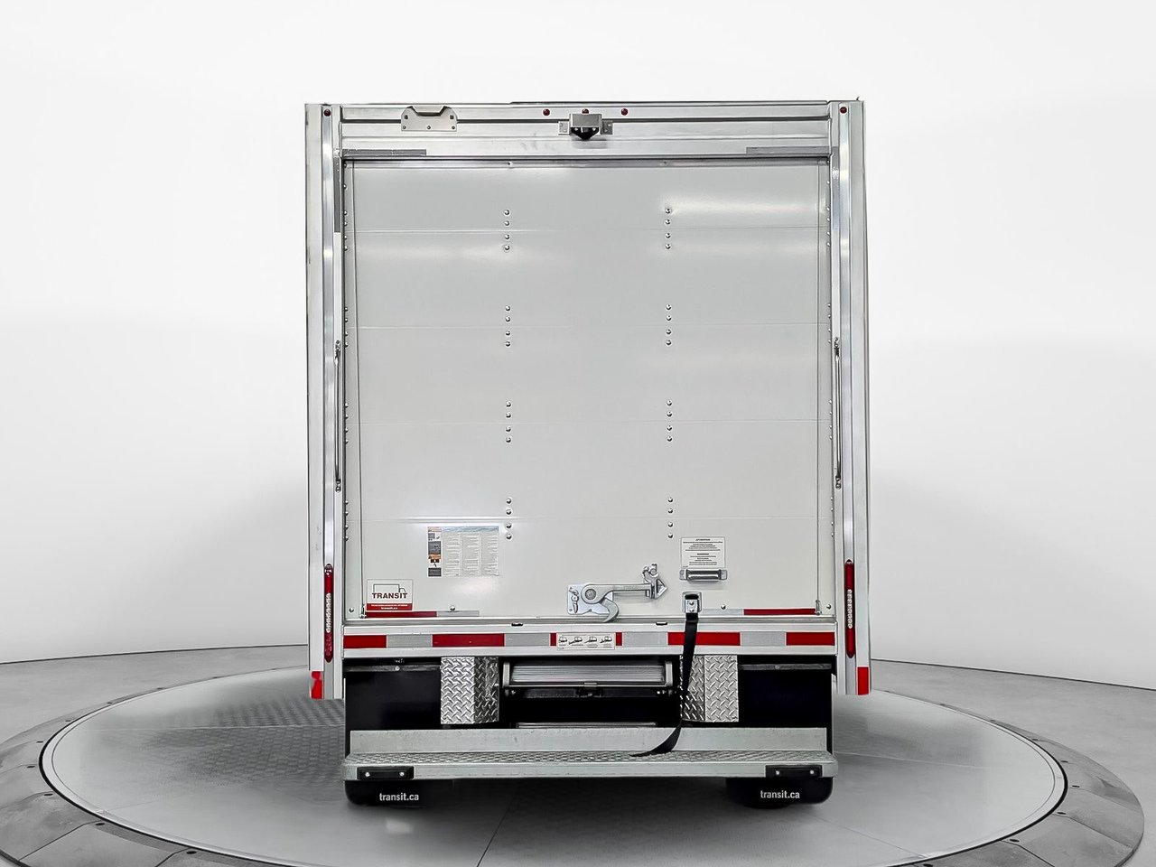 2024 GMC Savana Commercial Cutaway Summit White Saint-Eustache - photo #2