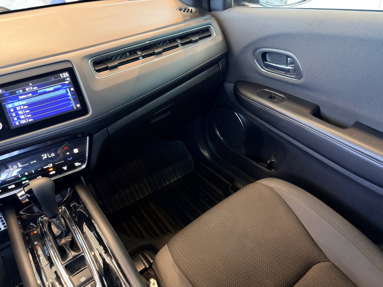 2021 Honda HR-V Black Notre-Dame-des-Prairies - photo #21
