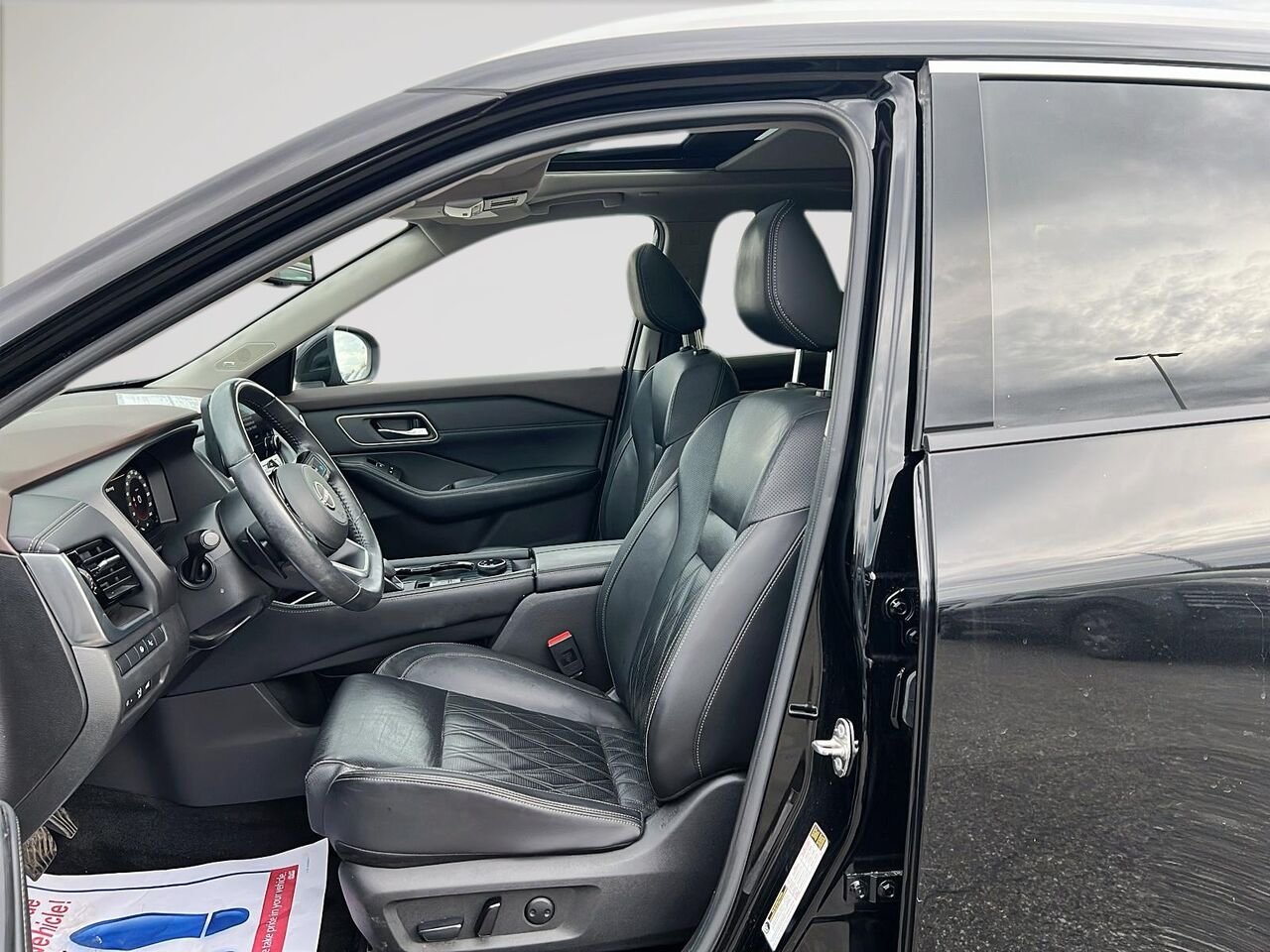 Nissan Rogue PLATINE 2023 Noir Québec - photo #8