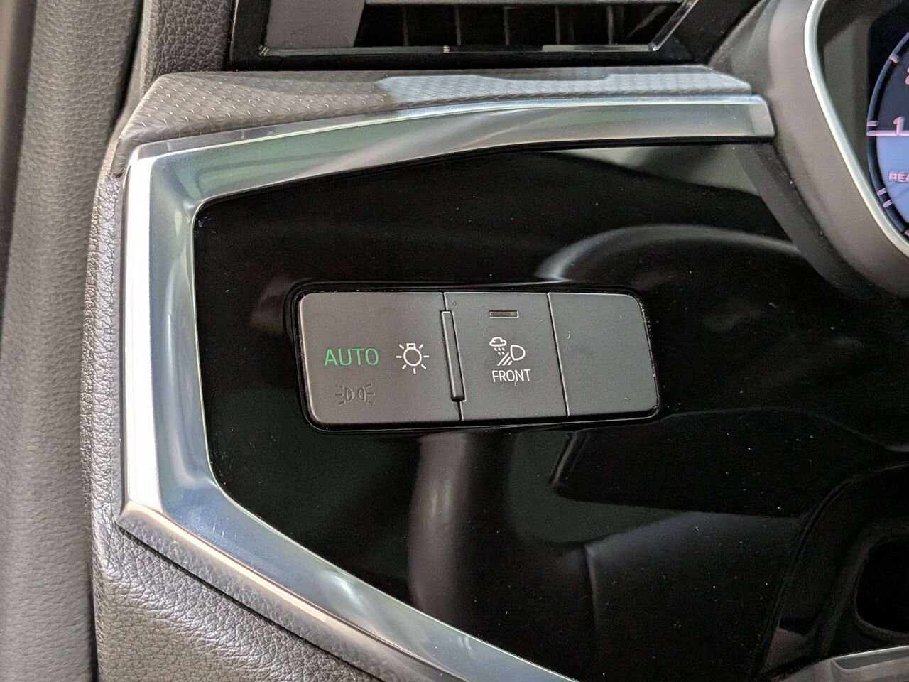 2023 Audi Q3 Komfort 45 TFSI quattro Black Val-David - photo #30