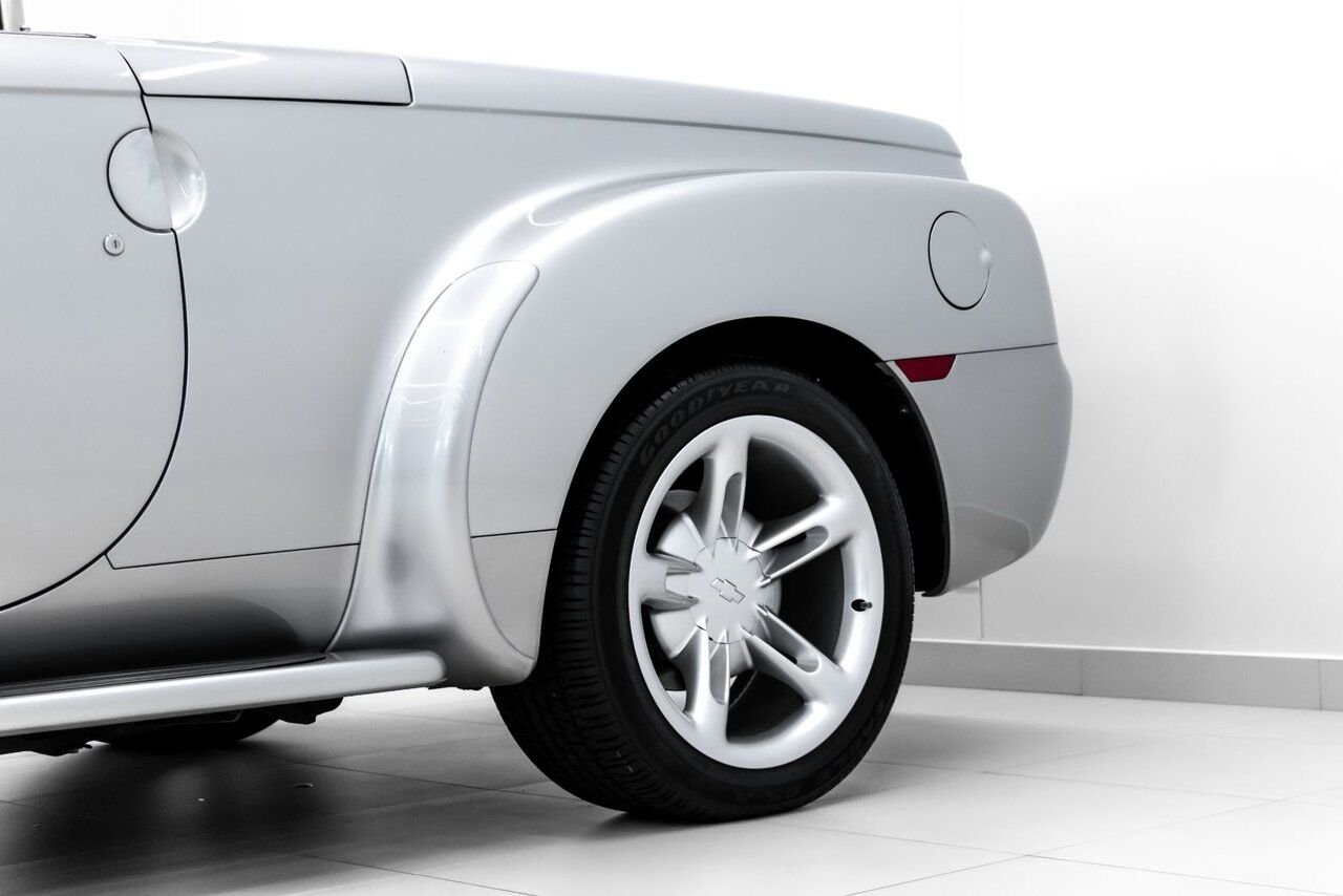 Chevrolet SSR INSTANT CLASSIC COLLECTABLE LOW KM 2004 Argent Kirkland - photo #17